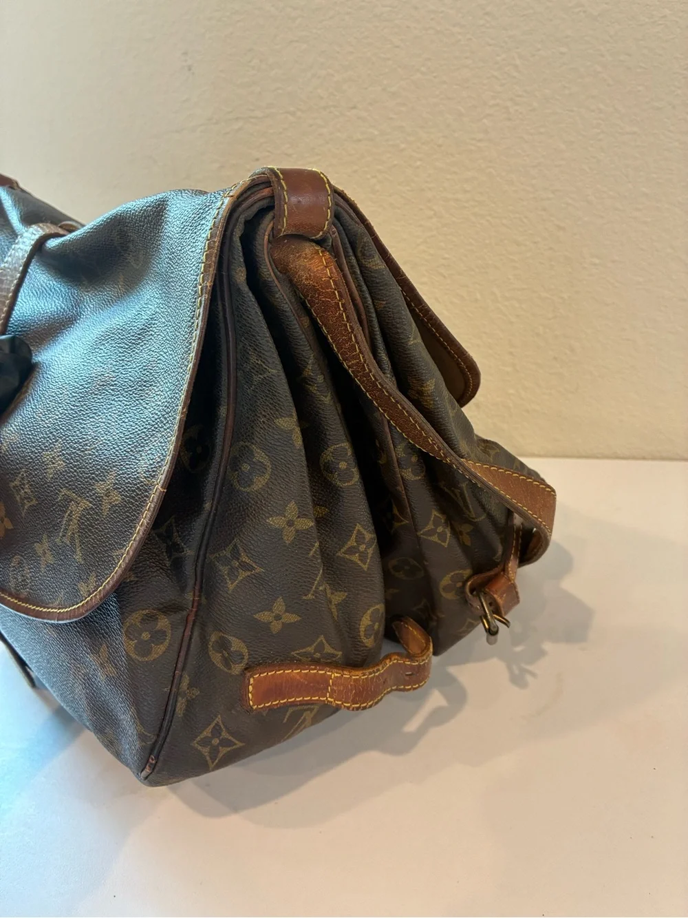 Louis Vuitton Monogram Canvas Messenger Bag in Brown